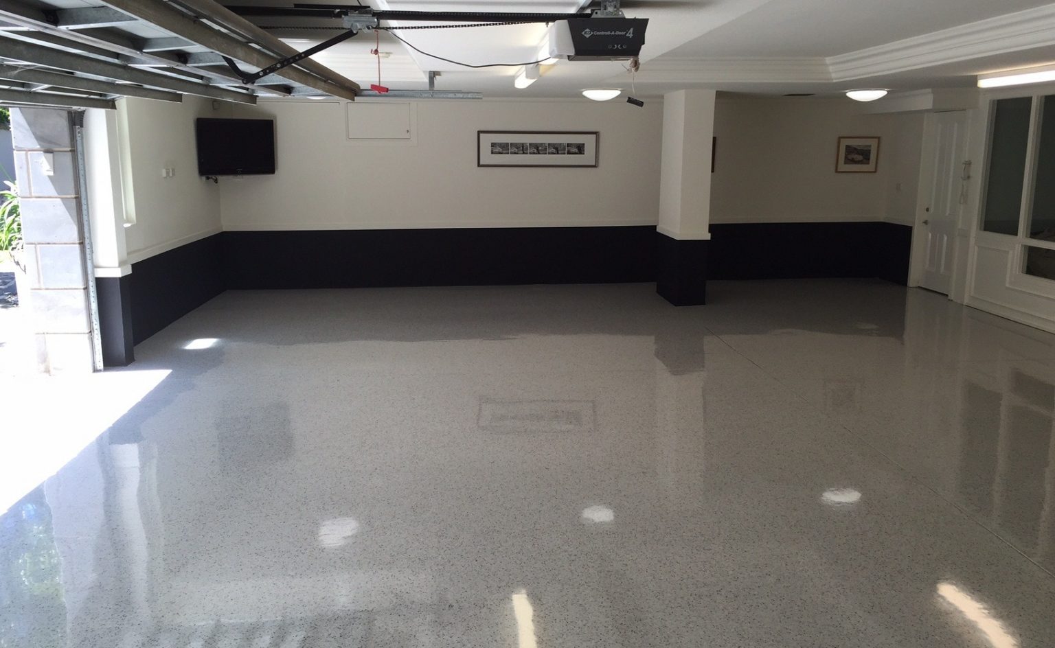 Understanding The Advantages and Disadvantages Of Epoxy Flooring